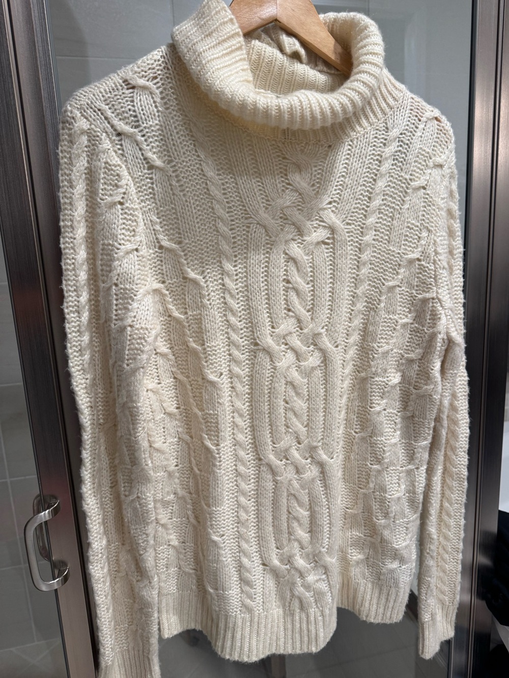 Beautiful Ralph Lauren Cream Cable Knit Wool Turtleneck Pullover